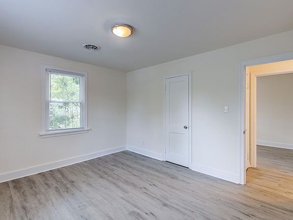 5th image of 3352 Wellington St