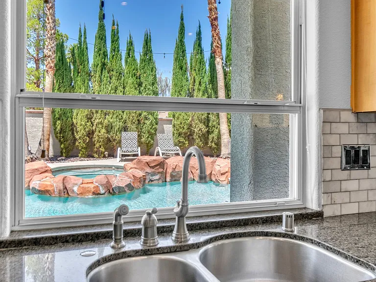 296 Doe Run Cir — Photo 19