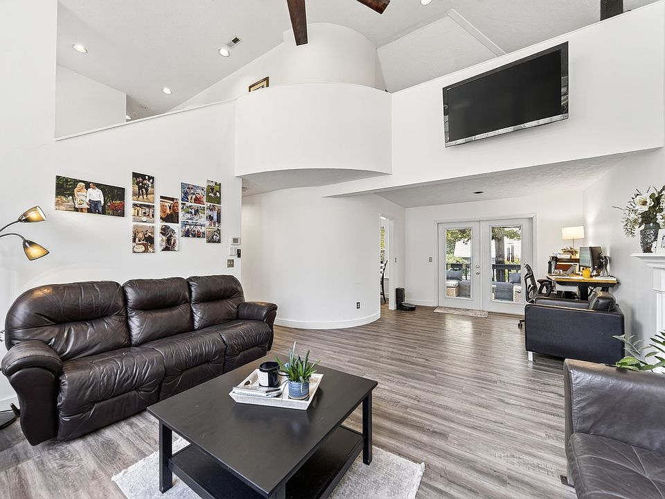 1st image of 301 Poplar Hill Ct