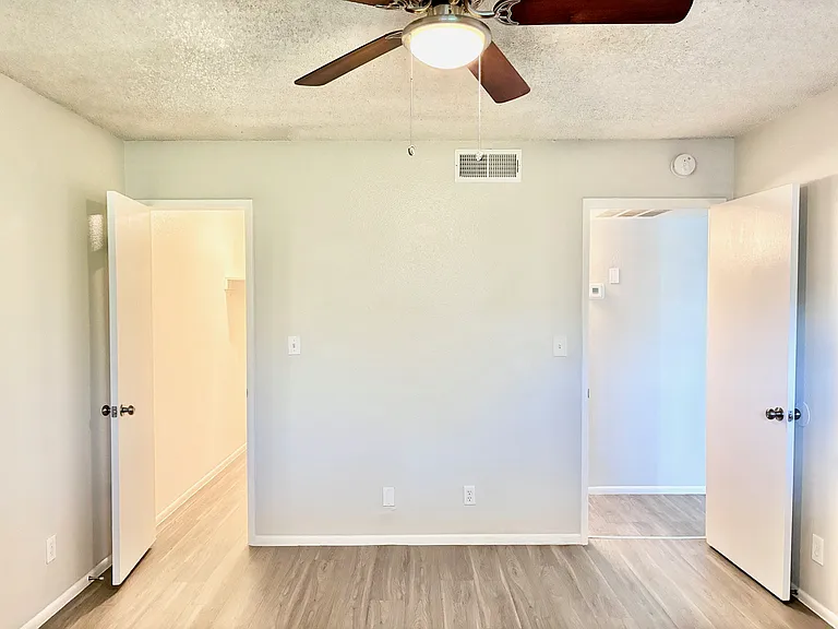 The Beverly — Photo 11