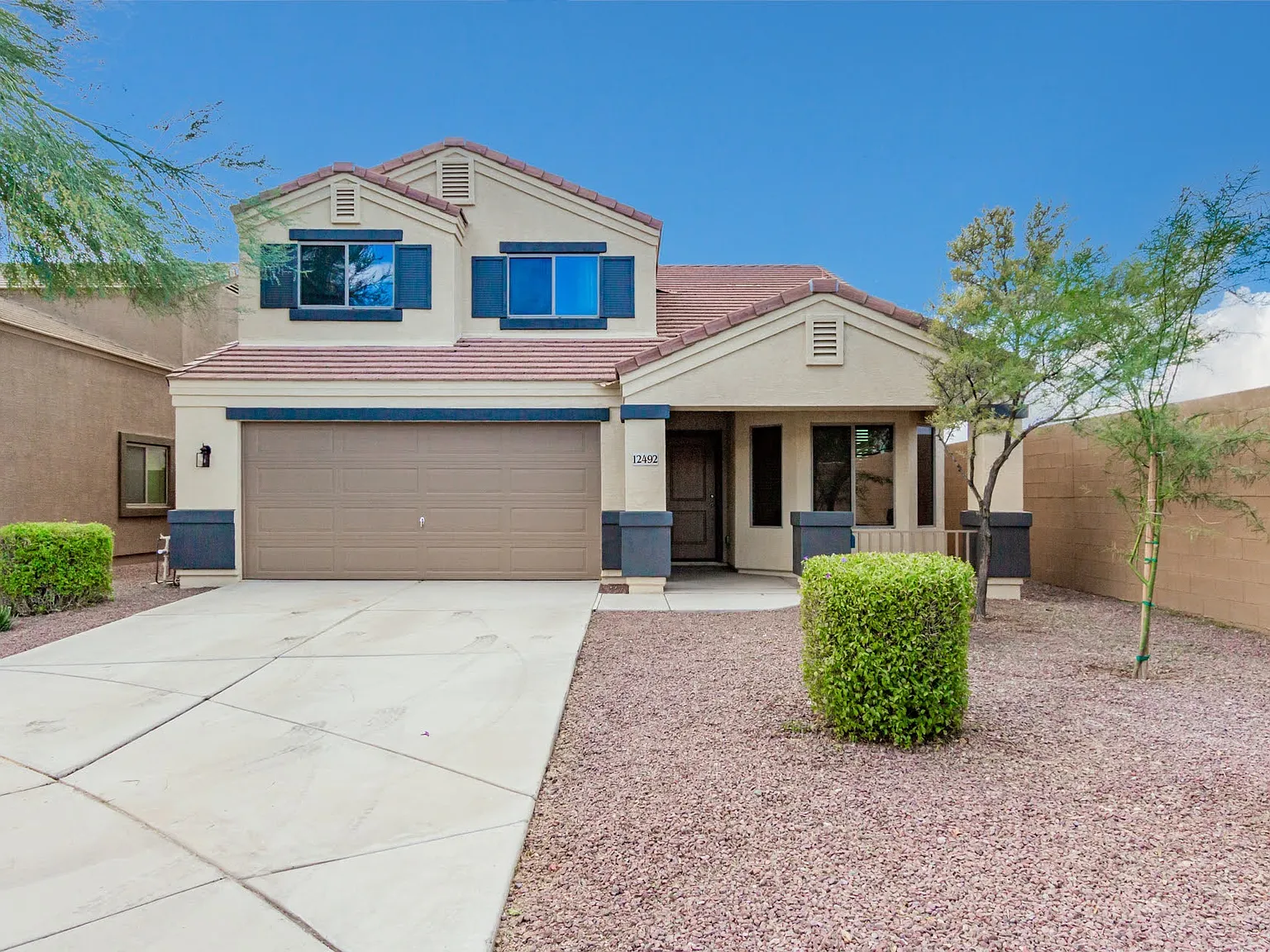 4 bed, 2.5 bath, 2050 sqft, $2,500 — Photo 2
