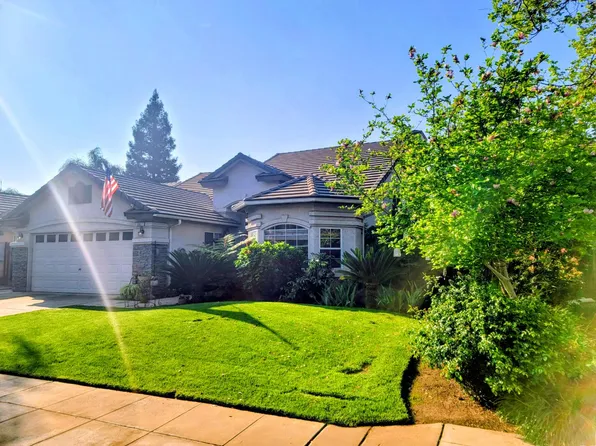 2827 E Shea Dr, Fresno, CA 93720