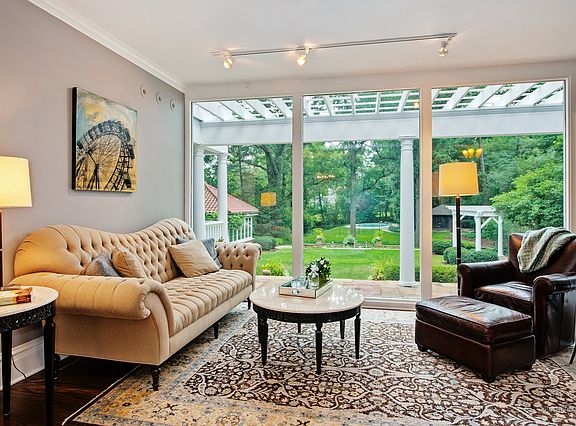 5th image of 703 Hillside Ave