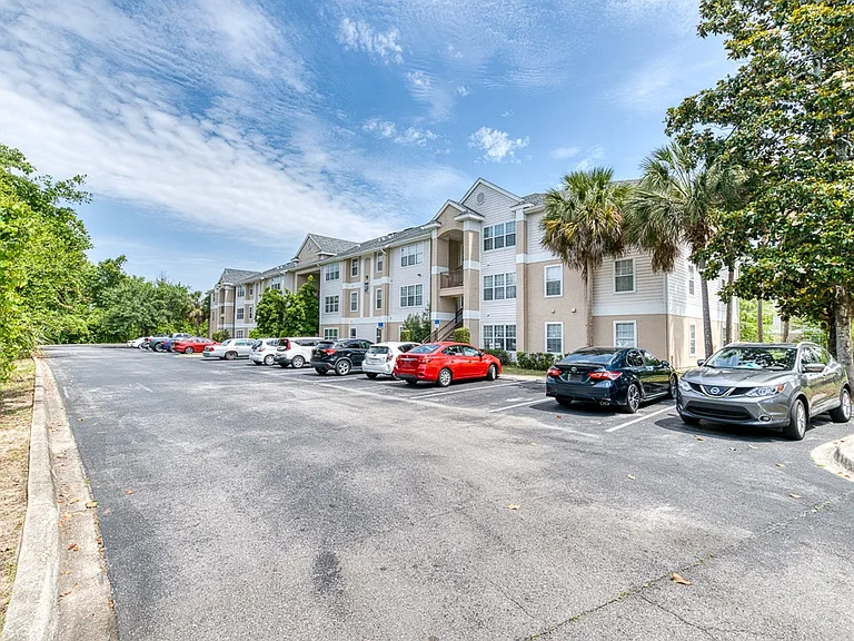 Siena Gardens Apartments — Photo 17