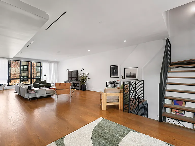 428 Van Brunt St #1 — Photo 23