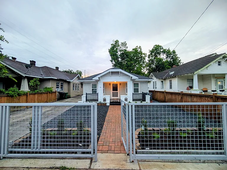 16 Delmar St — Photo 3