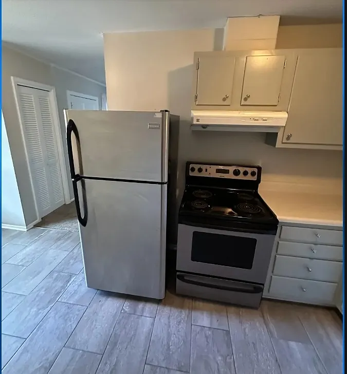2 bed, 866 sqft, $1,300 — Photo 3