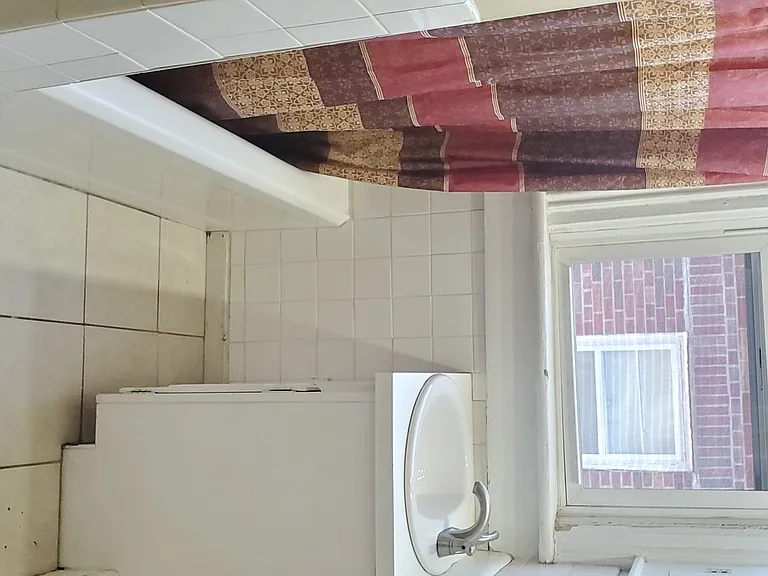 404 S Webster Ave — Photo 7