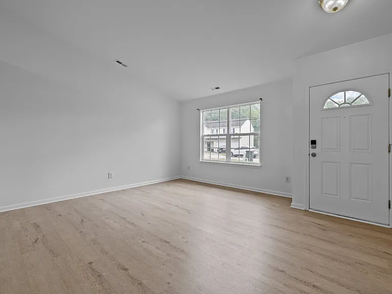 3676 Watkins Ridge Ct — Photo 6