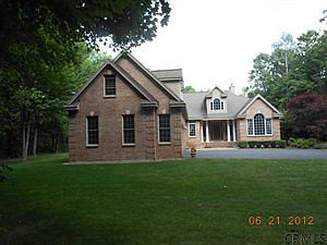 1st image of 10 Oakbrook Blvd