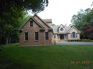 10 Oakbrook Blvd, Saratoga Springs, NY 12866