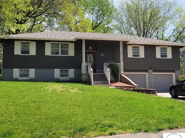 90 Grandview Dr, Warrensburg, MO 64093