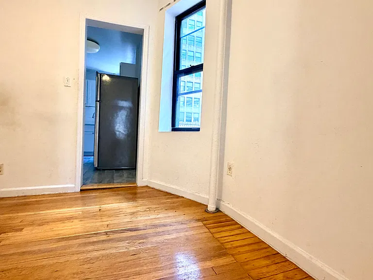 367 W 35th St #15 — Photo 7