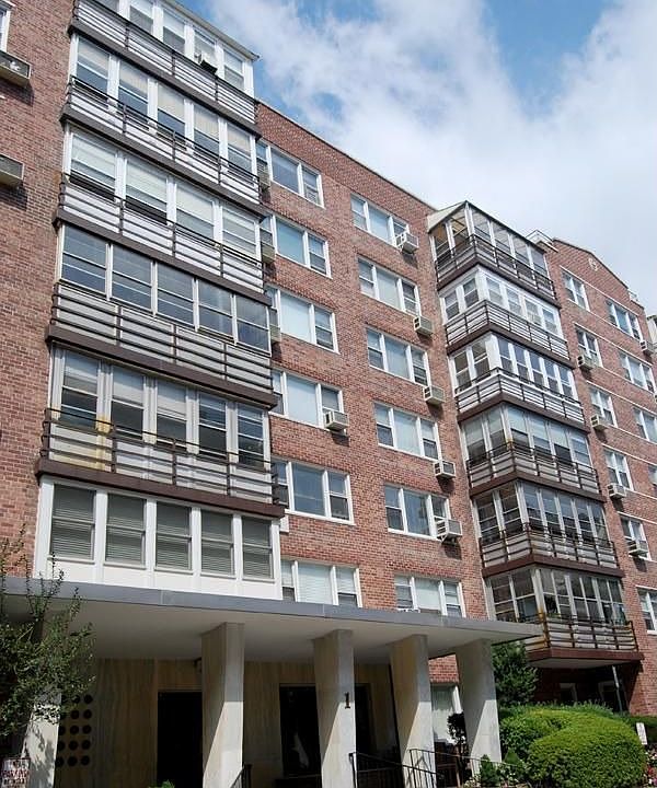 Spacious Corner Unit
