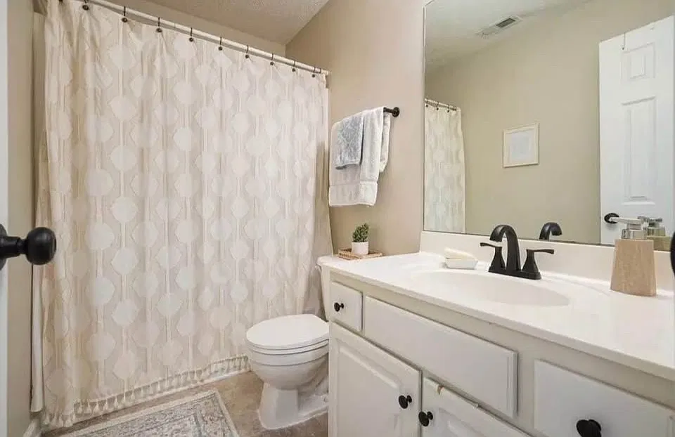 1 bed, $900 — Photo 3