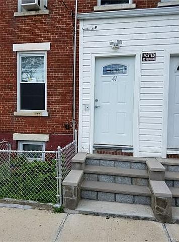 1st image of 41 Riverview Pl