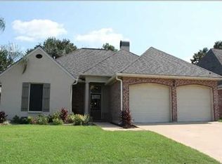 204 Southlake Cir, Youngsville, LA 70592