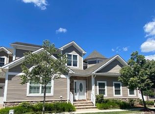 72 Pilot Ln, Staten Island, NY 10309