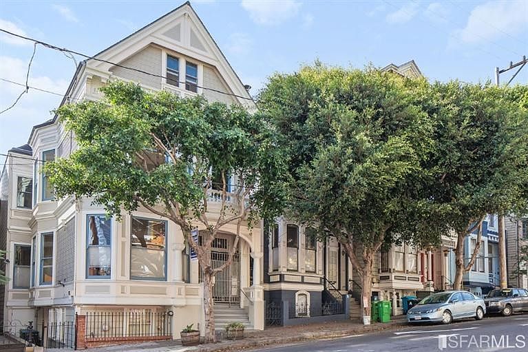 1st image of 371 Oak St #371