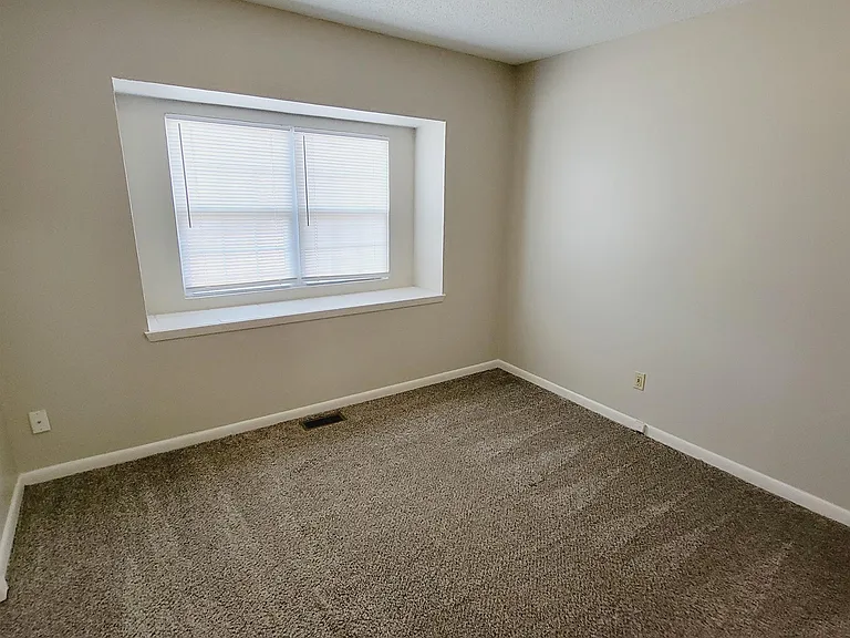 1744 S Lark Ln — Photo 18