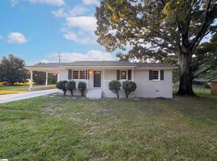 28 11th St, Greer, SC 29651