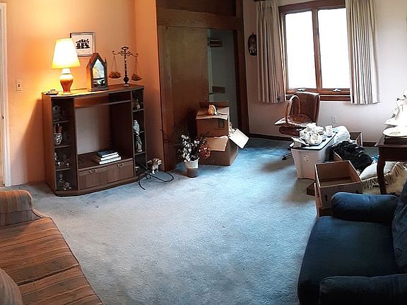 bedroom or familyroom
