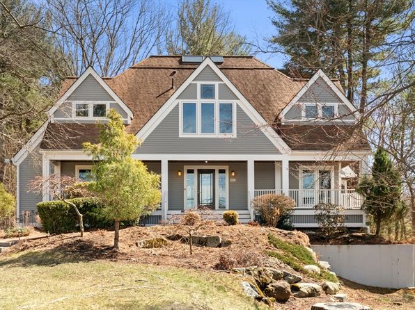 915 Curve St, Carlisle, MA 01741
