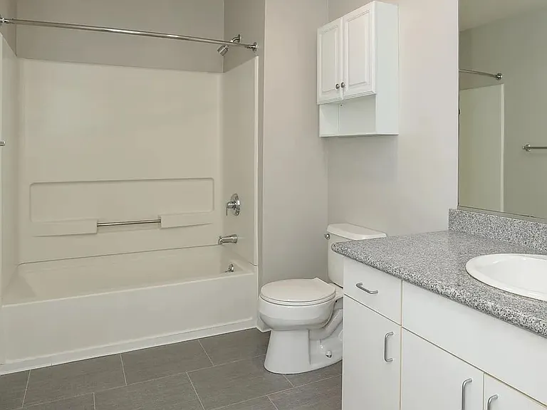 Laurel Theatre Apartments — Photo 10