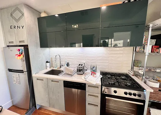 Rented by ERNY LLC | media 30