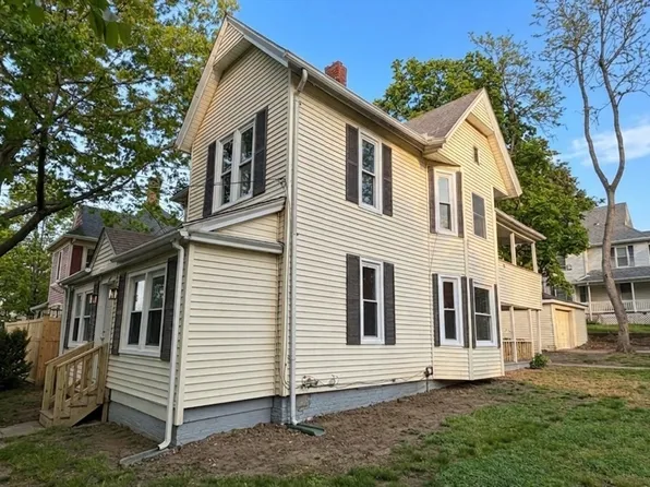 179 Sargeant St, Holyoke, MA 01040
