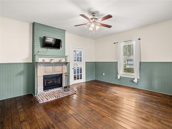 4th image of 30 E Cady Ave