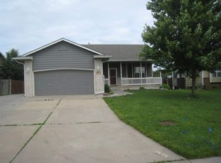 1734 N Prairie Run Cir, Mulvane, KS 67110