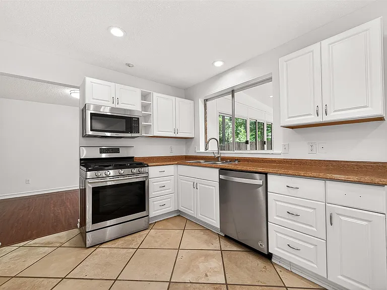 42 Rockridge Dr — Photo 13