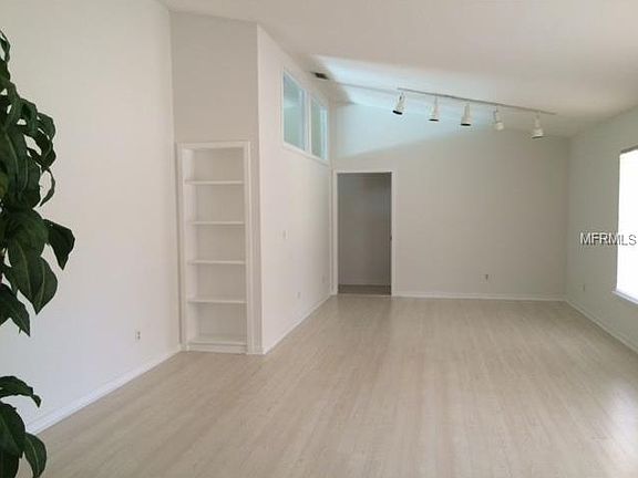 3rd image of 686 Pine Shadow Ct