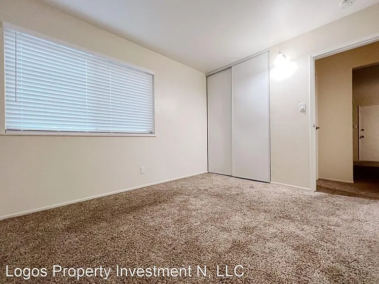 Vernon Apartments — Photo 11