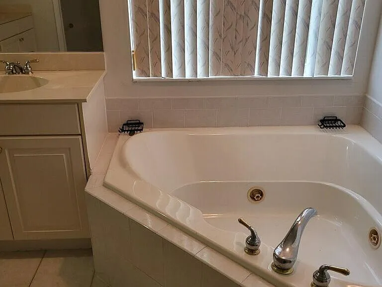 121 Tuscany Dr — Photo 10