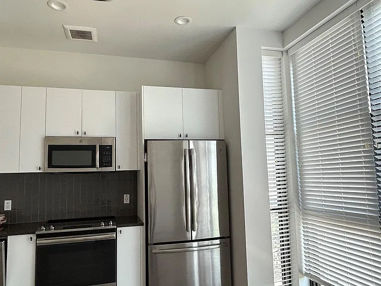 800 Embassy Dr #505 — Photo 6