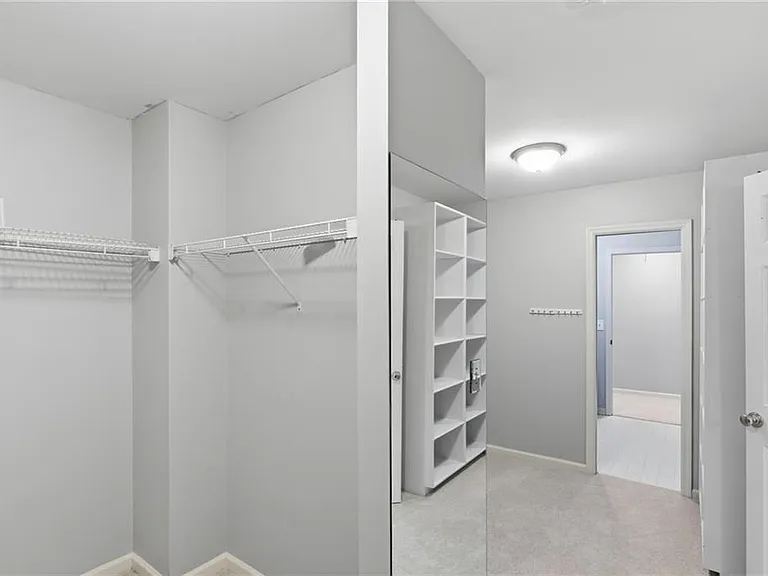 4563 Fountain Dr NE — Photo 25