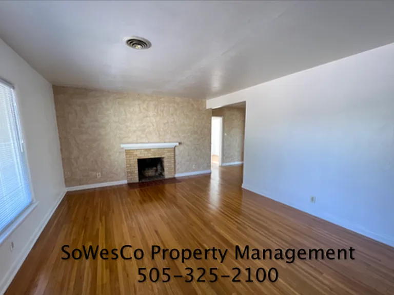 301 W Tycksen Dr — Photo 2
