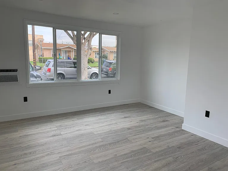 819 S Grevillea Ave — Photo 4