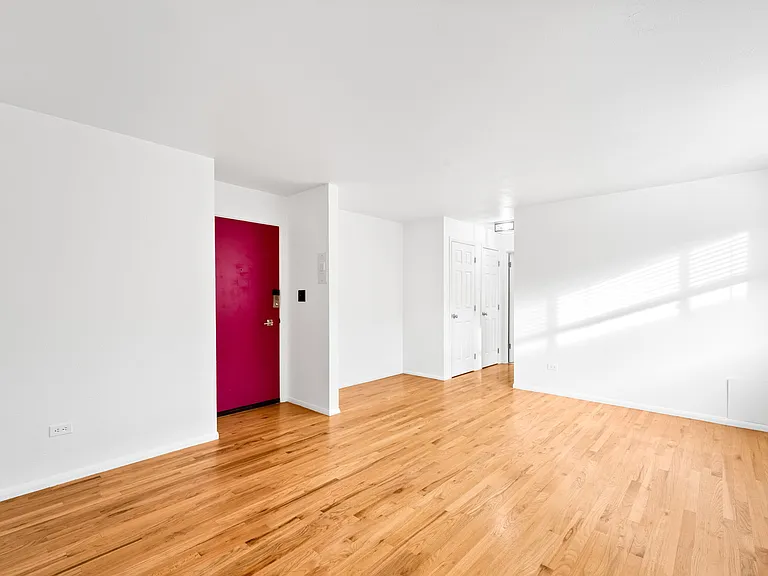 spacious open floor plan with real hardwood floors