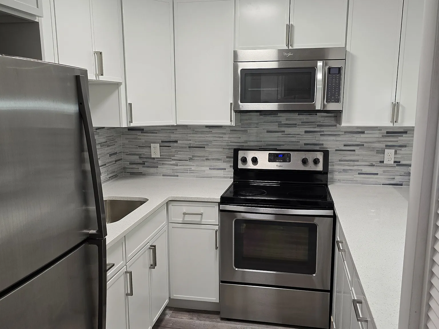19 Plauderville Ave — Photo 2