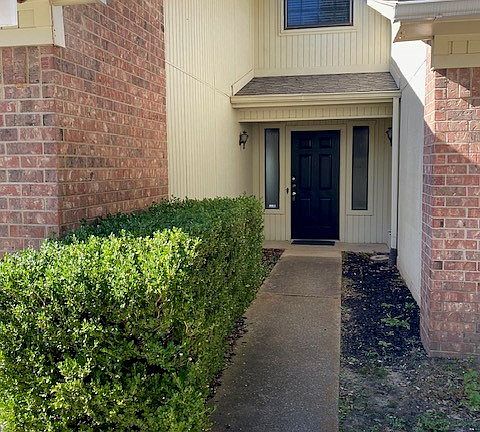 2nd image of 124 Linda Ln