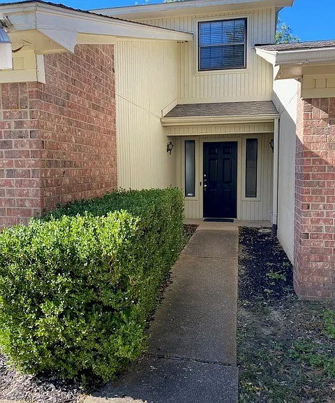124 Linda Ln — Photo 2