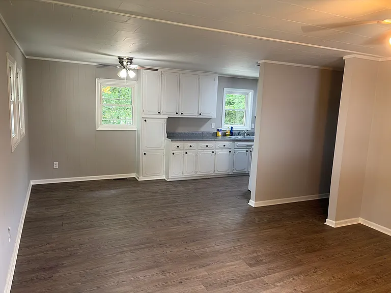708 32nd St SE — Photo 4