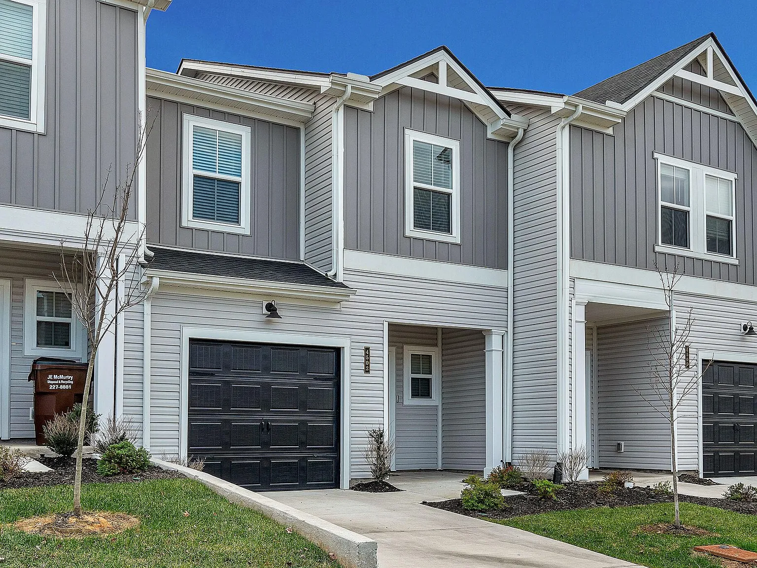 3 bed, 2.5 bath, 1404 sqft, $2,650 — Photo 2