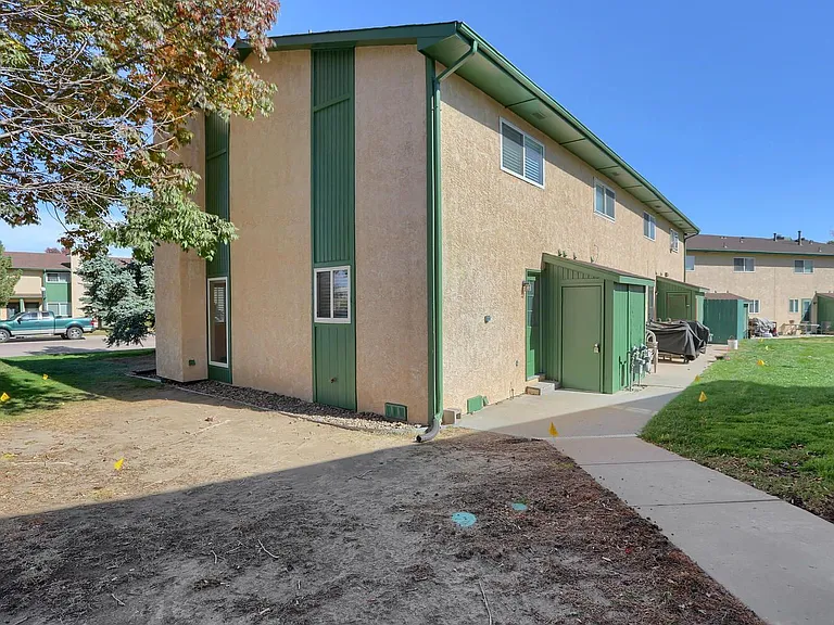 2488 Washo Cir — Photo 27