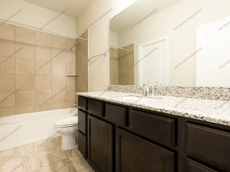 7429 Hudson Grove Dr — Photo 8