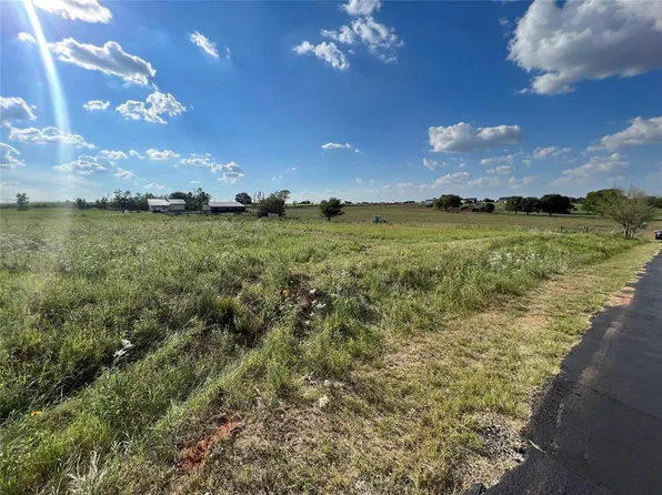 9975 N Triple H Rd #3, Weatherford, OK 73096