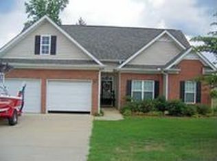 105 Revere Ct, Lagrange, GA 30241